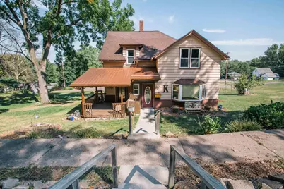 411 E 5th Street, Neillsville, WI 54456 - Photo 1