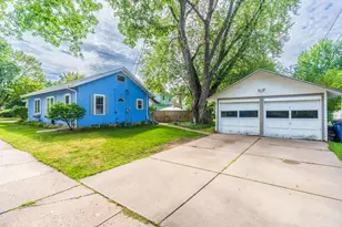 2402 Emerson St, Wausau, WI 54403 - Photo 6