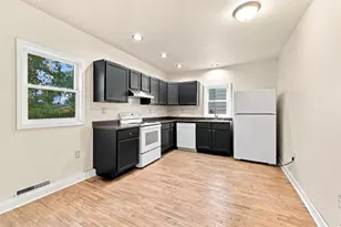 325 Washington Ave, Stevens Point, WI 54481 - Photo 8