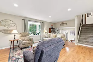 2710 Springville Dr, Plover, WI 54467 - Photo 10