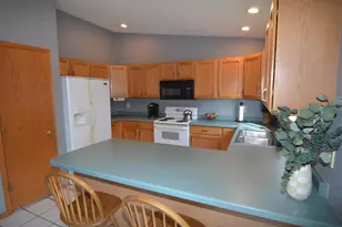 1847 Manatee Dr, Kronenwetter, WI 54455 - Photo 4