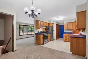 4910 Grove Ave, Wisconsin Rapids, WI 54494 - Photo 10