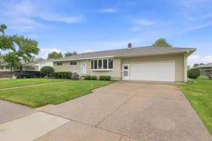 921 15th St S, Wisconsin Rapids, WI 54494 - Photo 2