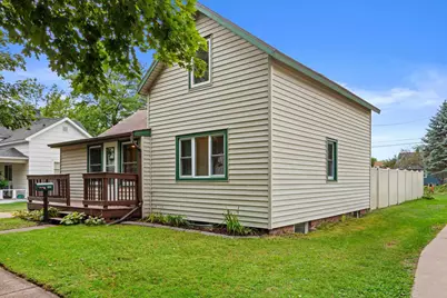 936 S 6th Avenue, Wausau, WI 54401 - Photo 2