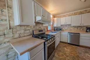 914 West St, Merrill, WI 54452 - Photo 16