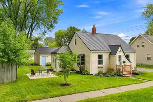 207 E Edison St, Marshfield, WI 54449 - Photo 2