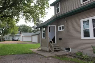 833 &amp 833-1/2 Henrietta St, Wausau, WI 54403 - Photo 2