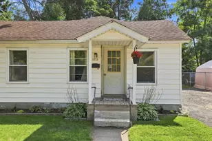 1733 Oak St, Stevens Point, WI 54481 - Photo 4