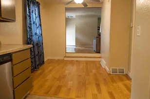 1324 S 3rd Ave, Wausau, WI 54401 - Photo 10