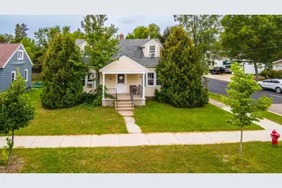 924 N 4th Avenue, Wausau, WI 54401 - Photo 2