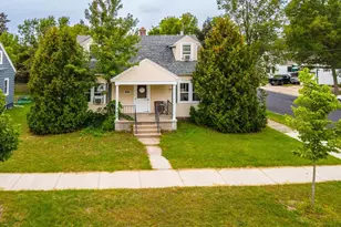 924 N 4th Ave, Wausau, WI 54401 - Photo 2