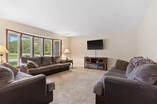 2501 Magnolia Dr, Plover, WI 54467 - Photo 8
