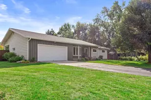 2501 Magnolia Dr, Plover, WI 54467 - Photo 4