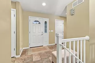 1142 Hearthstone Pl, Plover, WI 54467 - Photo 6