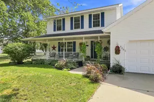 325 King Olavs Ln, Iola, WI 54945 - Photo 2