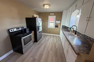 135 N 3rd St, Medford, WI 54451 - Photo 8