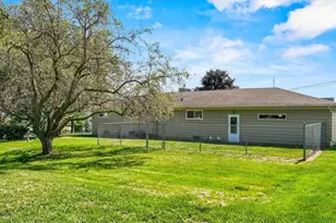 721 W Upham St, Marshfield, WI 54449 - Photo 24