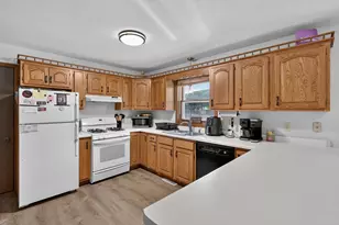 2711 Norton St, Wisconsin Rapids, WI 54494 - Photo 2