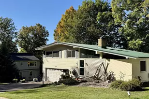1010 Bird St, Wausau, WI 54403 - Photo 2