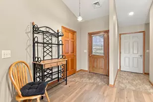 1019 Jasmine Ln, Stevens Point, WI 54482 - Photo 4