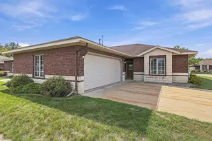 1019 Jasmine Ln, Stevens Point, WI 54482 - Photo 2
