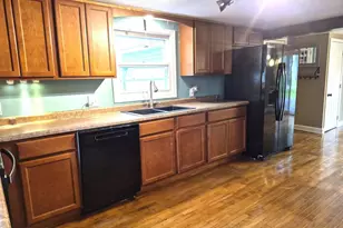 1008 S Clark Ave, Marshfield, WI 54449 - Photo 10