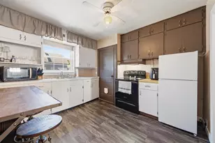 406 N Ash Ave, Marshfield, WI 54449 - Photo 10