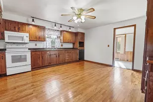 604 N 2nd St, Medford, WI 54451 - Photo 2