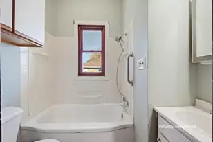 810 S Peach St, Marshfield, WI 54449 - Photo 6