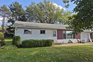 1705 N Peach Ave, Marshfield, WI 54449 - Photo 2