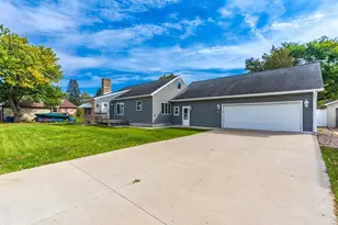 320 Blaisdell Ave, Hatley, WI 54440 - Photo 4
