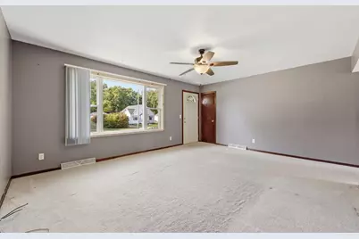 601 N Chestnut Avenue, Marshfield, WI 54449 - Photo 8