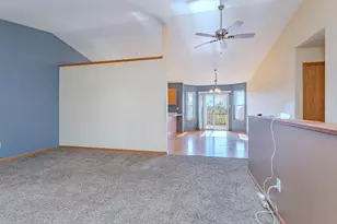 917 &amp 925 Augusta Ave, Wausau, WI 54403 - Photo 6