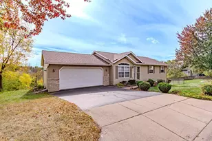 917 &amp 925 Augusta Ave, Wausau, WI 54403 - Photo 2