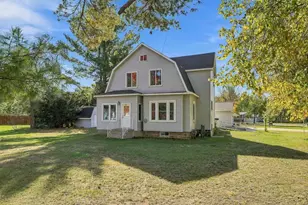 910 2 Mile Ave, Wisconsin Rapids, WI 54494 - Photo 2