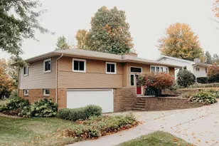 906 Chestnut St, Marathon, WI 54448 - Photo 2
