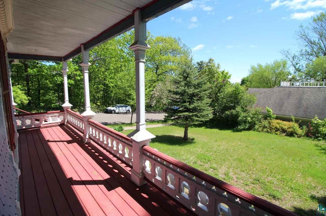 17 4th St, Red Cliff, WI 54814-4871