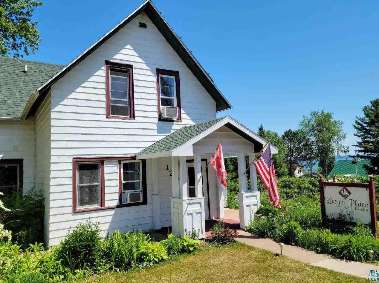 120 6th St, Red Cliff, WI 54814-4889