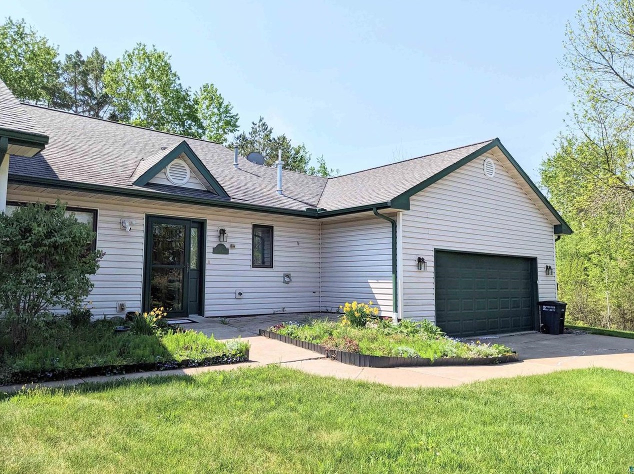 202 Prentice Heights Rd, Lac Du Flambeau Reservation, WI 54806-1041