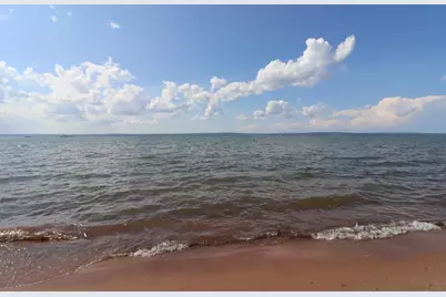 2729 Lake Shore Dr E, Ashland, WI 54806 - Photo 4