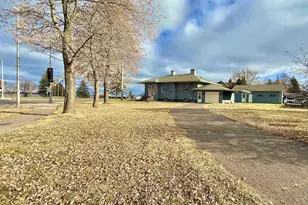 402 E 2nd St, Superior, WI 54880 - Photo 2