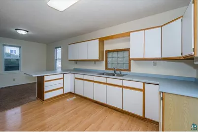 1715 Iowa Ave, Superior, WI 54880 - Photo 8