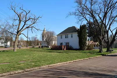 111 3rd St, Washburn, WI 54891 - Photo 2