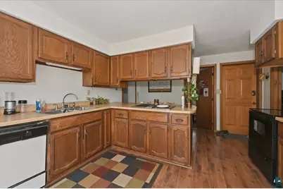2811 E 3rd St, Superior, WI 54880 - Photo 20