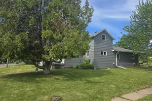 311 E 6th St, Washburn, WI 54891 - Photo 4