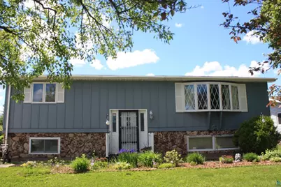 2909 Hammond Ave, Superior, WI 54880 - Photo 2