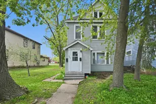2011 Hughitt Ave, Superior, WI 54880 - Photo 2