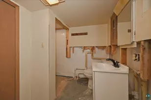 920 N 21st St, Superior, WI 54880 - Photo 14