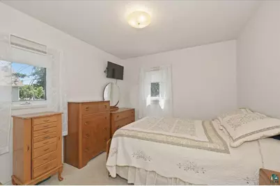 920 N 21st St, Superior, WI 54880 - Photo 8