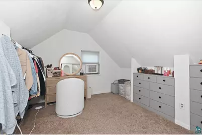 2818 E 3rd St, Superior, WI 54880 - Photo 10